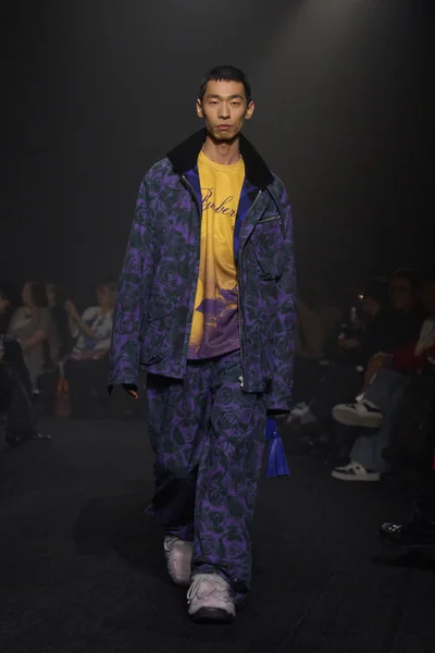 Look 49